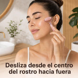 Uso real del rodillo facial sobre el rostro
